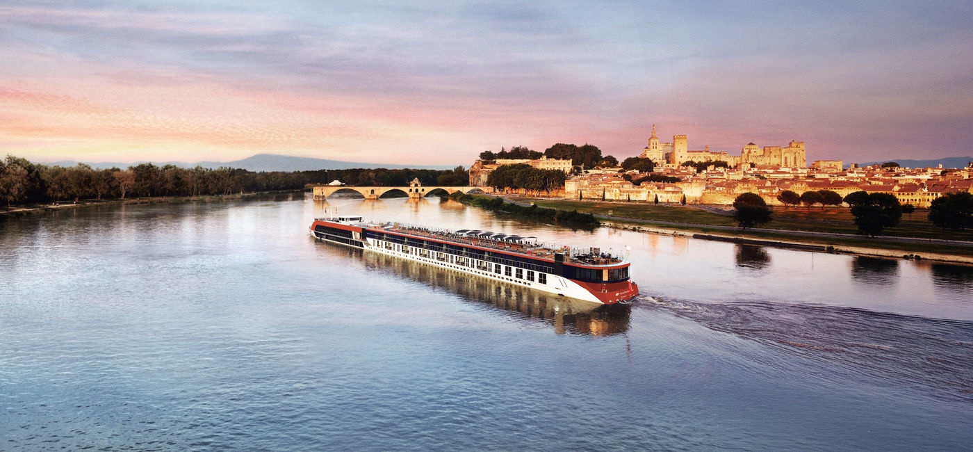 Image: L'AmaKristina à Avignon (Source: AmaWaterways)