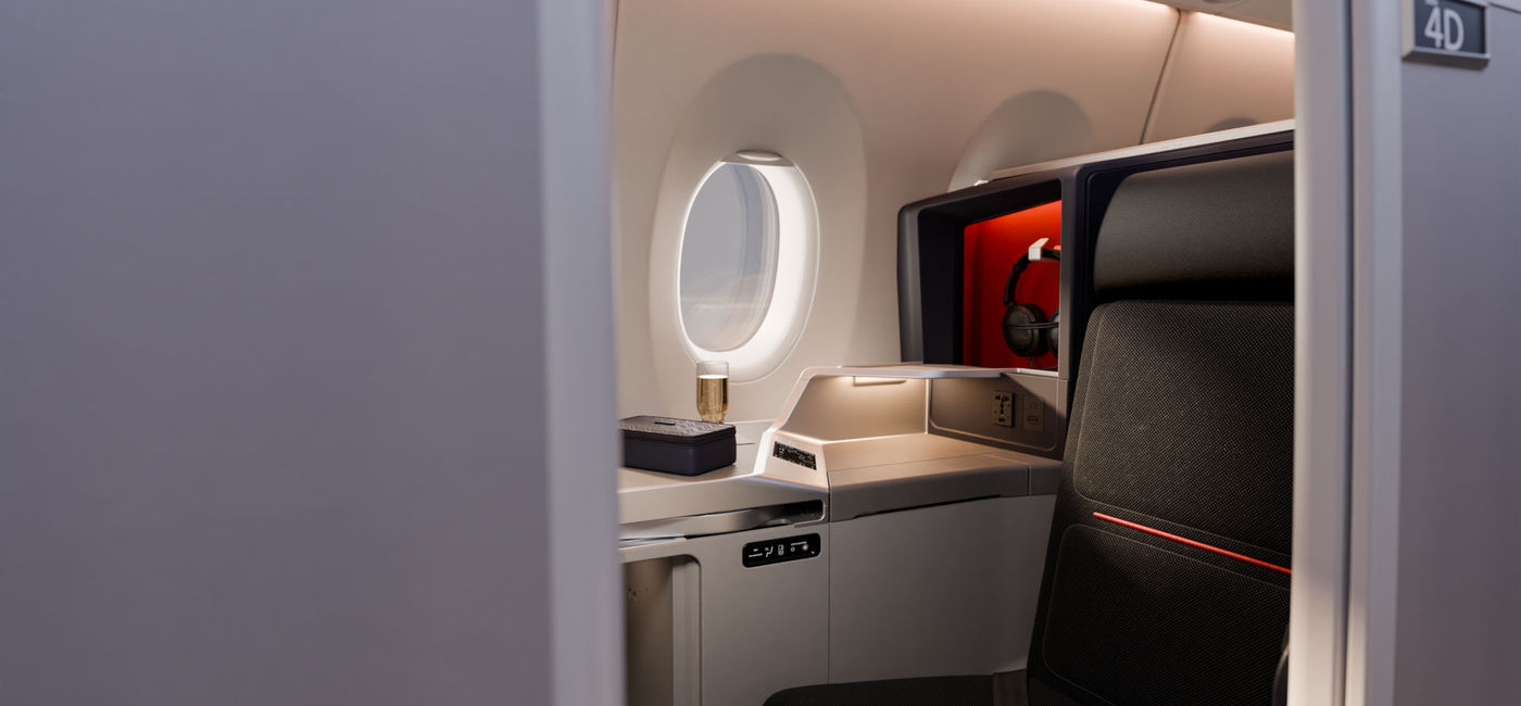 Image: The updated Delta One international business class seat. (Photo Credit: Delta Air Lines)