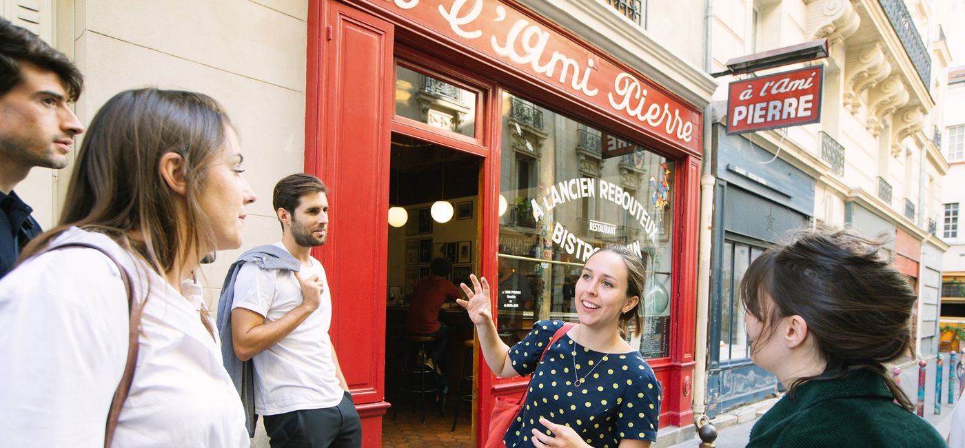 Image: Devour Tours, part of Walks and City Experiences by Hornblower. (photo via Devour Tours)