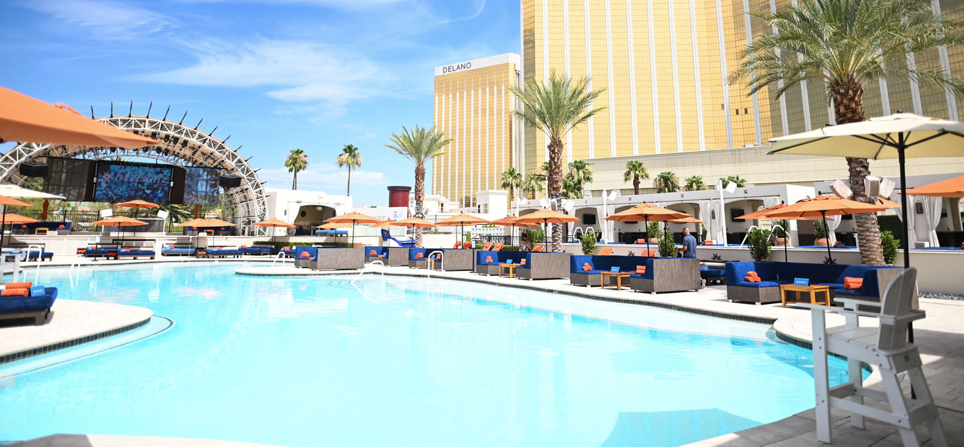 Image: DAYLIGHT Beach Club at Mandalay Bay. (photo courtesy of MGM Resorts International)
