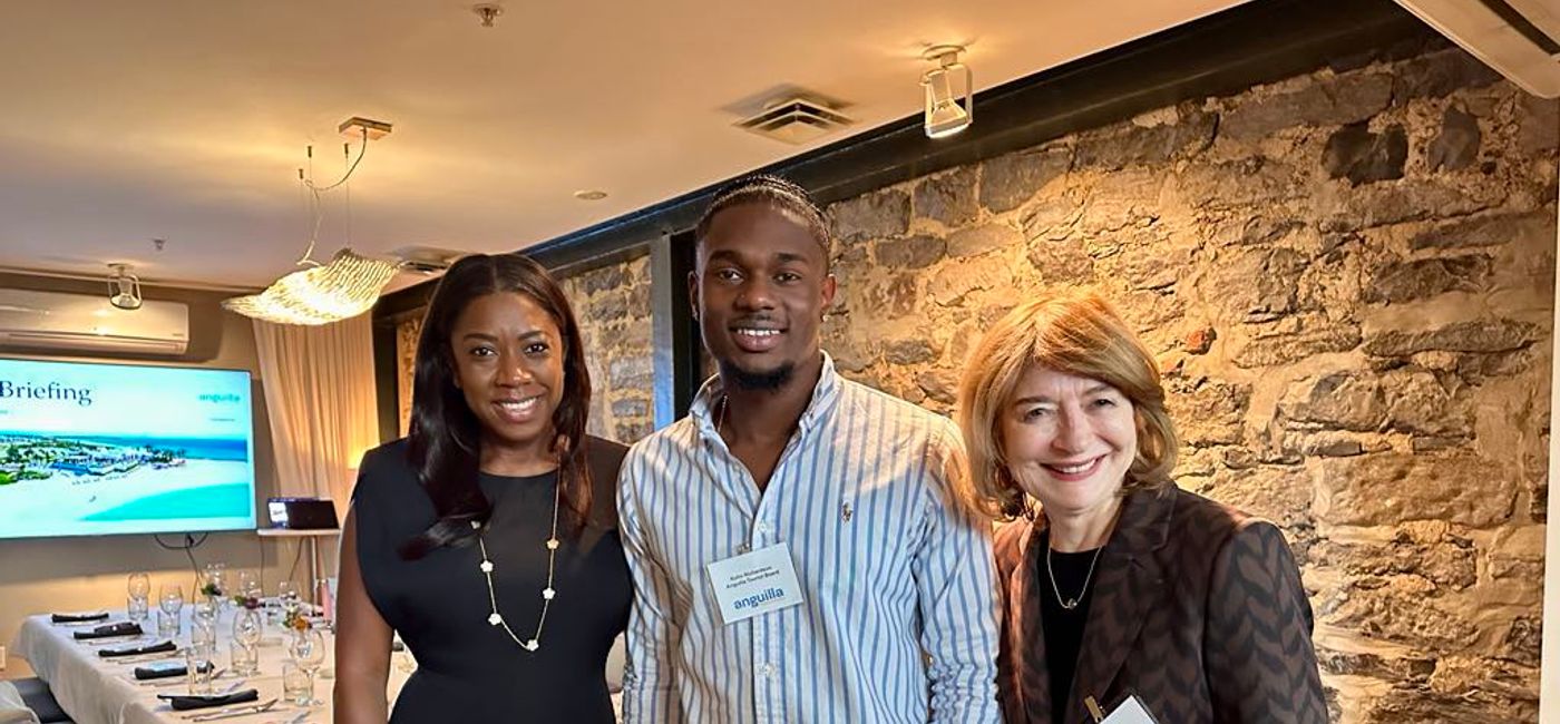 Image: Stacey Liburd, Directrice du Tourisme d'Anguilla, et Kohn Richardson, Coordinateur des Marchés Internationaux