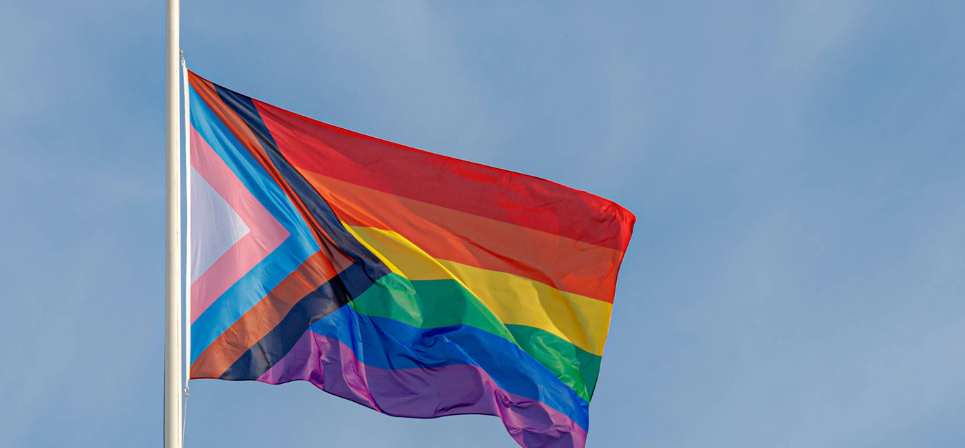 Image: « Voyager avec prudence et s’informer est une habitude constante pour les personnes LGBTQ+ » (Photo Credit: Sarawut / Adobe Stock)