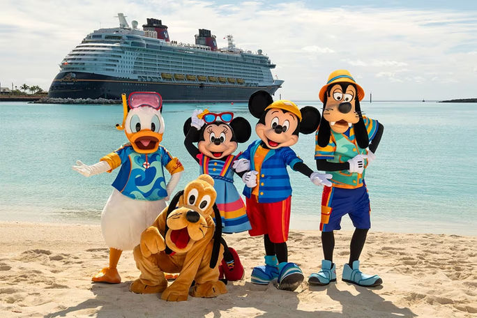Disney characters at Castaway Cay Disney characters at Castaway Cay