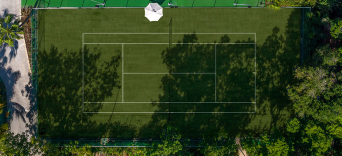 Tennisplatz in den Sandos Resorts an der Riviera Maya. Tennisplatz in den Sandos Resorts an der Riviera Maya.