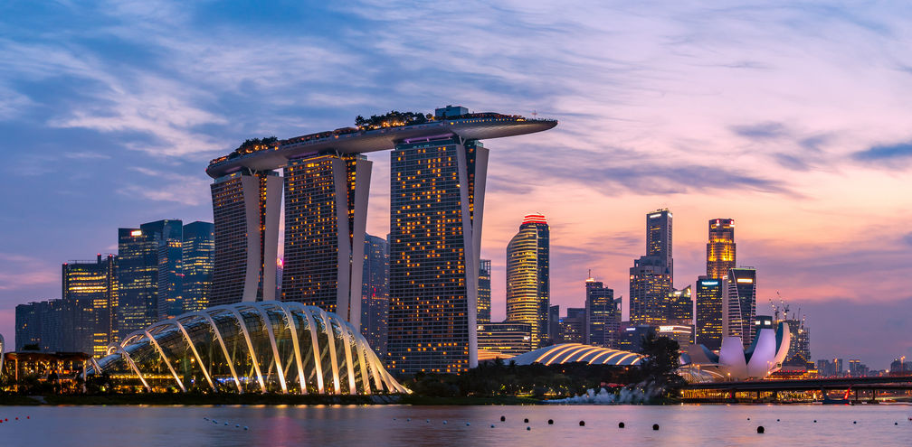 Singapore Marina Bay area and CBD district at dusk.