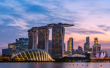 Singapore Marina Bay area and CBD district at dusk.