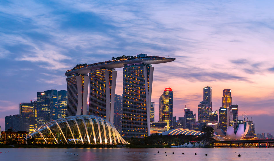 Singapore Marina Bay area and CBD district at dusk.