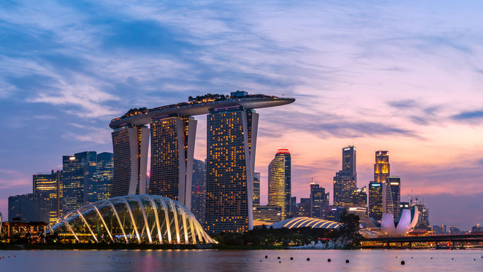 Singapore Marina Bay area and CBD district at dusk.