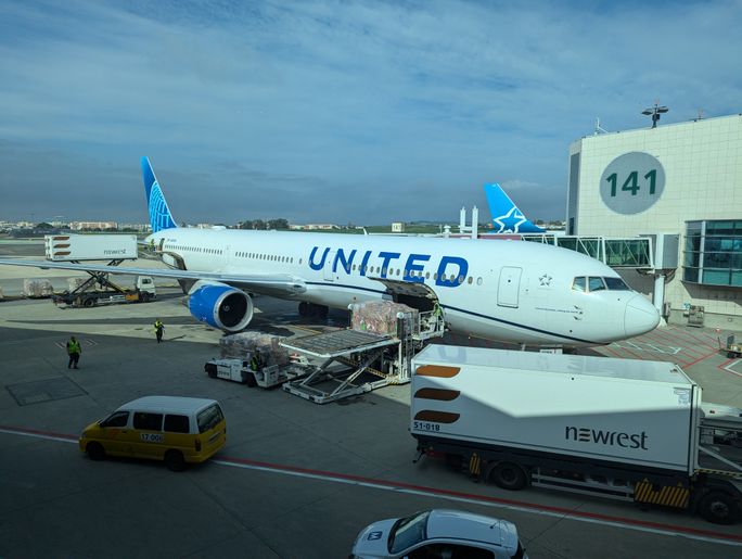 United Airlines, plane, travel,