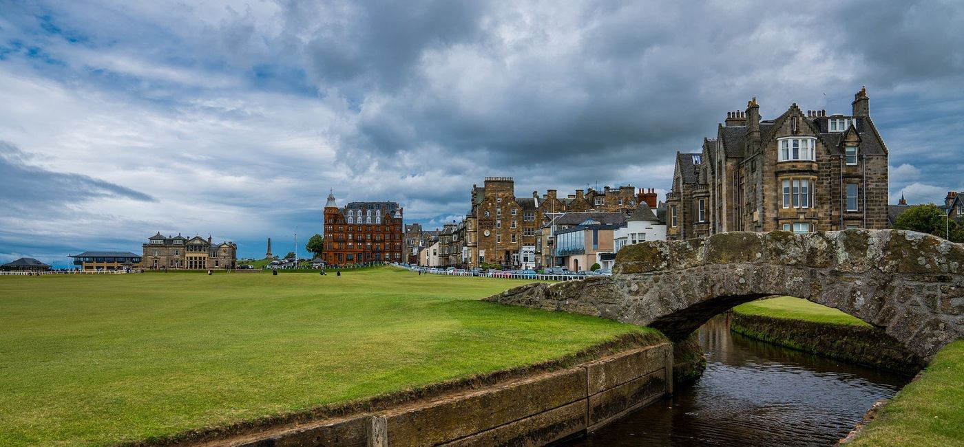 Image: The Old Course at St. Andrews. (Photo via Noah_Jurik / Wikimedia Commons)
