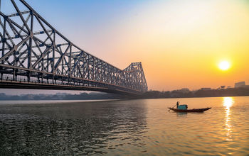 Kolakata, a city in India along the Ganges River