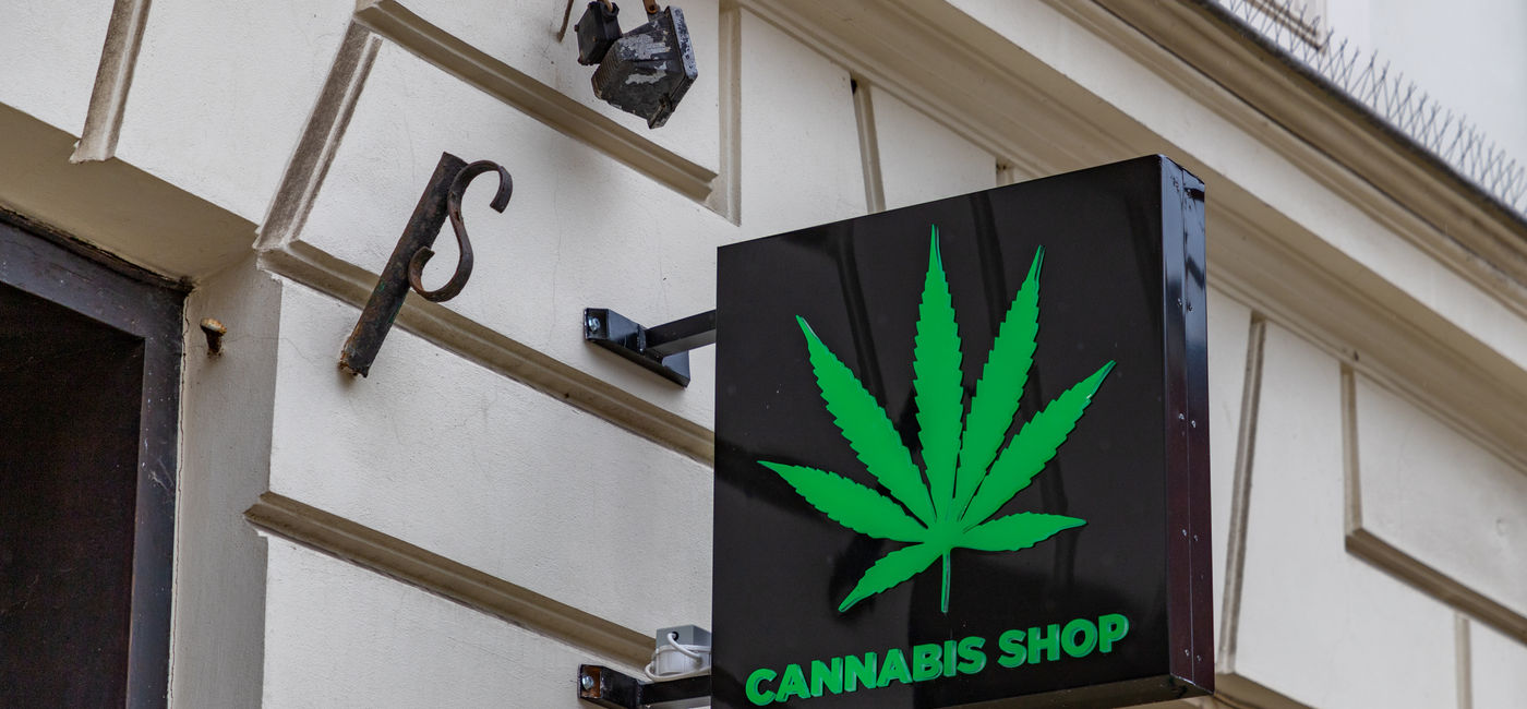 Image: Cannabis shop sign. (Photo Credit: Bruno Coelho / Adobe Stock)