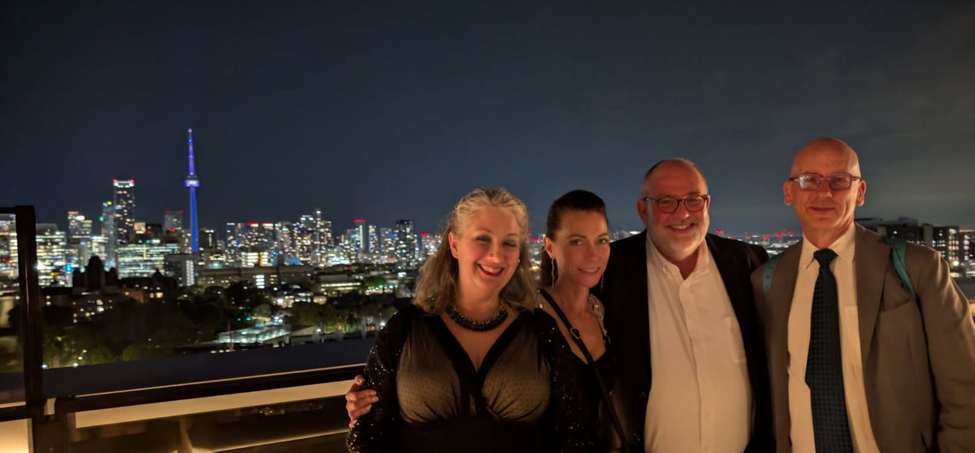 Image: Jen Mallia et Natasha Lair-McKenty de TravelPulse Canada, Ken Shapiro et Bert Archer, rédacteur en chef de TravelPulse Québec — Ken Shapiro assumera désormais aussi la supervision de Travel Weekly (Photo Credit: A. McKenty)