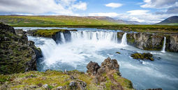 Hurtigruten’s new Grand Nordic Adventure includes Iceland and Gullfoss