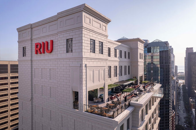 Rooftop space at the Hotel RIU Plaza Chicago Rooftop space at the Hotel RIU Plaza Chicago