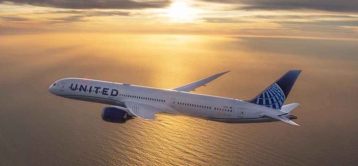 Image: United Airlines is rolling out new paper cups. (Photo Credit: United Airlines Media)