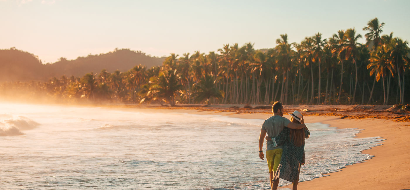 Image: Couple on the beach in Samana (Photo Credit: Dominican Republic Ministry of Tourism)
