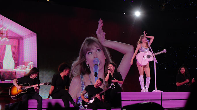 Taylor Swift performing a show as part of her Eras Tour.
