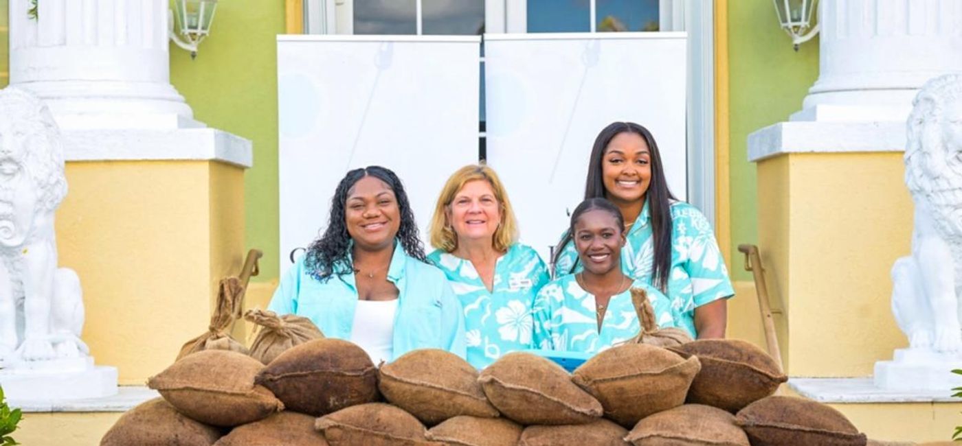 Image: Dans le cadre de la Community Coffee Grounds Initiative, près de 1 270 kg de marc de café sont recueillis chaque semaine à bord du Mardi Gras (Source: Carnival Corporation)