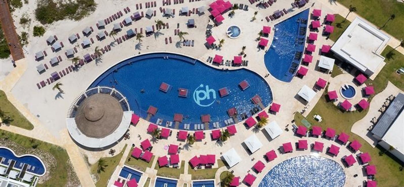 Image: Planet Hollywood Cancun (Photo Credit: Sunwing Vacations)