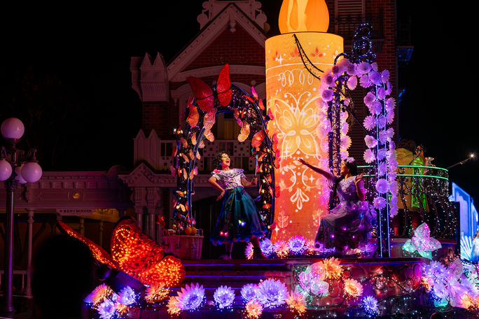 Encanto's Mirabel and Isabela feature in the new "Disney Starlight: Dream the Night Away" nighttime parade. Encanto's Mirabel and Isabela feature in the new "Disney Starlight: Dream the Night Away" nighttime parade.