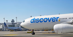 Discover Airlines plane