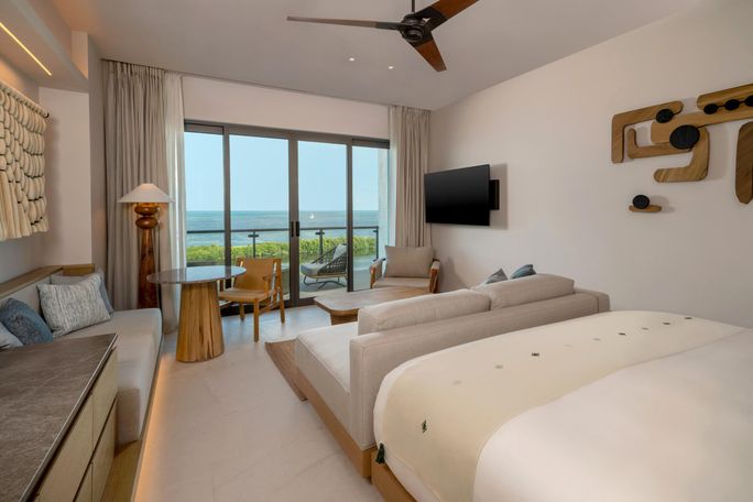 An oceanfront king room at the Grand Hyatt Cancun Beach Resort. Hyatt Hotels Corporation, Grand Hyatt, Grand hyatt cancun beach resort