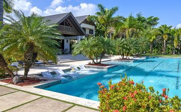 Elevate Their Jamaican Getaway with Free Nights, Up to 15% Off, and More at Select Villas + Up to $1,000 Cashback for Your Clients