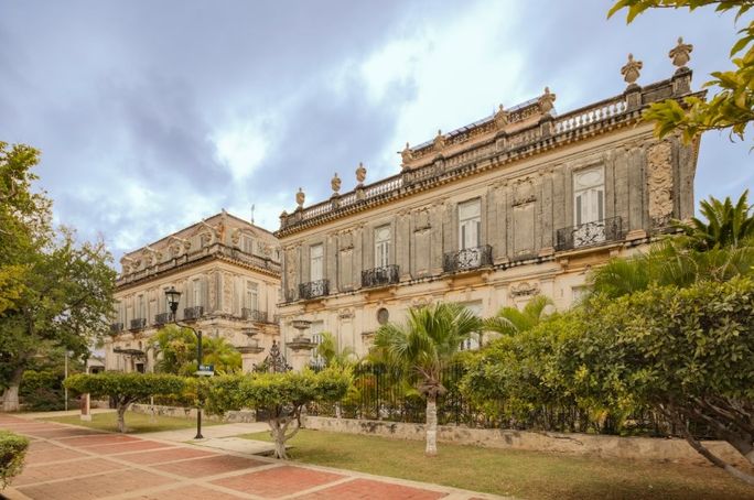 Yucatan Merida Paseo de Montejo Casa gemelas