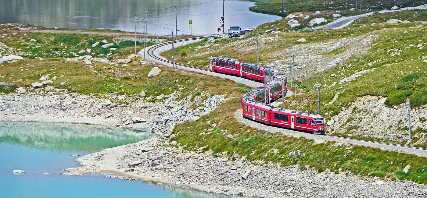 Image: Bernina Express (Photo Credit: Railbookers)