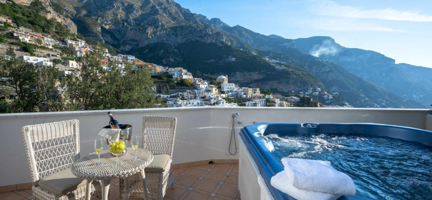 Image: Villas provide privacy to couples on a romantic getaway. (Photo Credit: Giulia Europe / Italy Villas / Amalfi Coast)