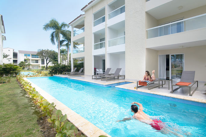 Swimout rooms at Emotions by Hodelpa