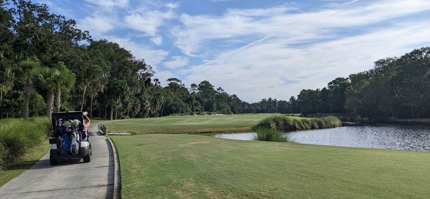 Image: You don't want to miss right on this hole at the Atlantic Dunes course in Hilton Head Island, South Carolina (Photo by Eric Bowman)