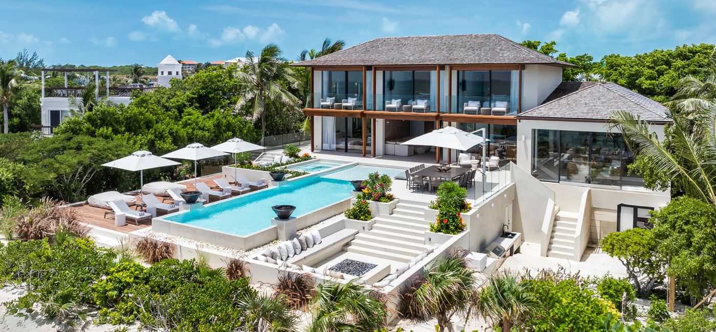 Image: The Sea Fire on Grace Bay, Turks and Caicos (Source: Rental Escapes)