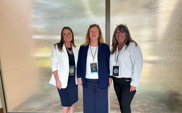 L-R: Melissa Lisell (Lisell Travel), Paula Killion (The Travel Desingers) & Kim Cross (Away by TTI Travel)