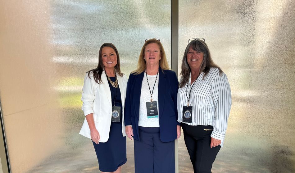 L-R: Melissa Lisell (Lisell Travel), Paula Killion (The Travel Desingers) & Kim Cross (Away by TTI Travel)