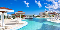 Gran Muthu Ensenada, pool