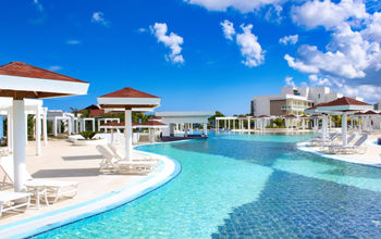 Gran Muthu Ensenada, pool
