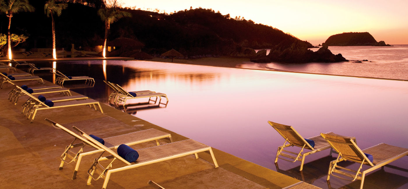 Image: PHOTO: Save up to 40% at Dreams Huatulco Resort & Spa! (photo courtesy of Travel Impressions)