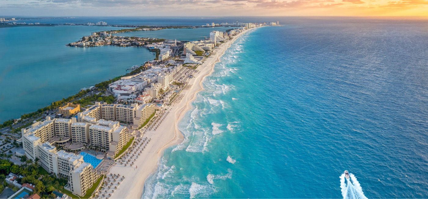 Image: La zone hôtelière de Cancún, Quintana Roo (Source: Mexican Caribbean Tourism Board)
