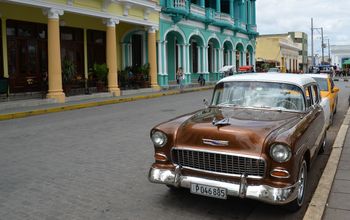 Antique Car in Cuba