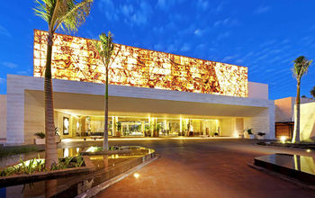TRS Coral Hotel, en Costa Mujeres, fue una de las locaciones del programa Love is Blind que se presenta en Netflix. (Photo via: Palladium Hotel Group).