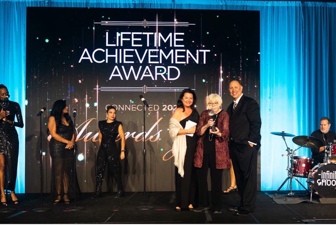 TRAVELSAVERS and NEST Celebrate Top Producers at Travel Market Awards Gala