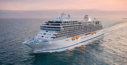 Seven Seas Splendor at sea