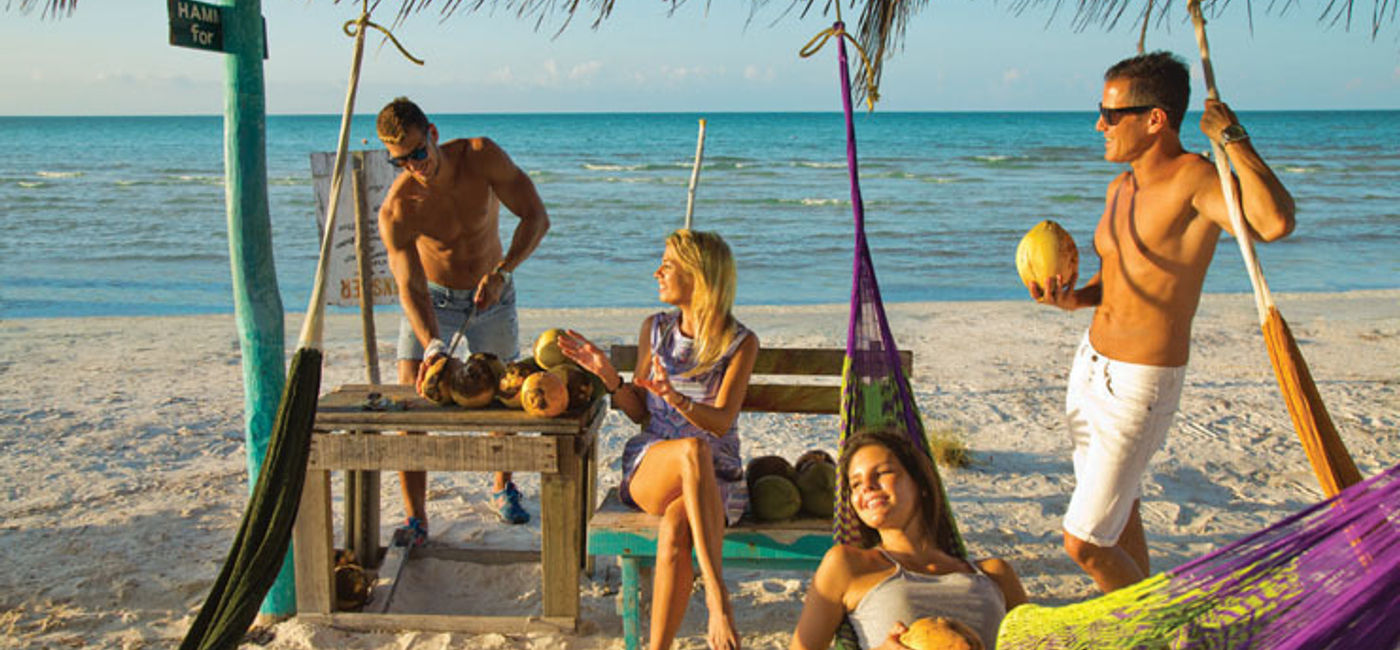 Image: Travelers are largely drawn to the Mexican Caribbean for its soft, white sand and brilliant turquoise waters. (Photo Credit: Mexican Caribbean Tourism Board)