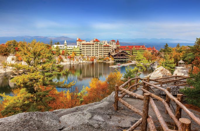 Luxury, Resort, Hotel, Mohonk Mountain House, New Paltz, New York, NY, Costa Este, Montañas, Lake, Front of Lake Lake