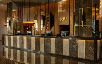 Riu Palace Aruba reception area
