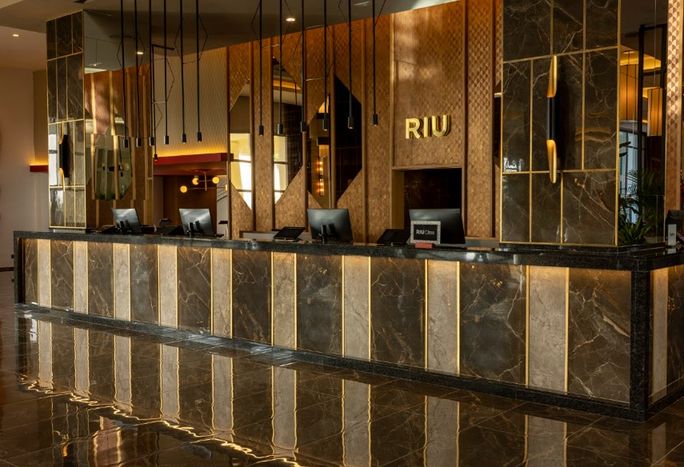 Riu Palace Aruba reception area Riu Palace Aruba reception area