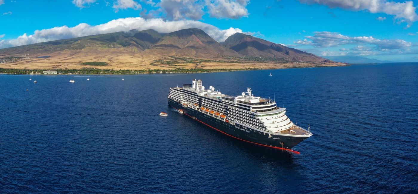 Image: Le Noordam de Holland America à Lahaina, Hawaï (Source: Holland America Line)