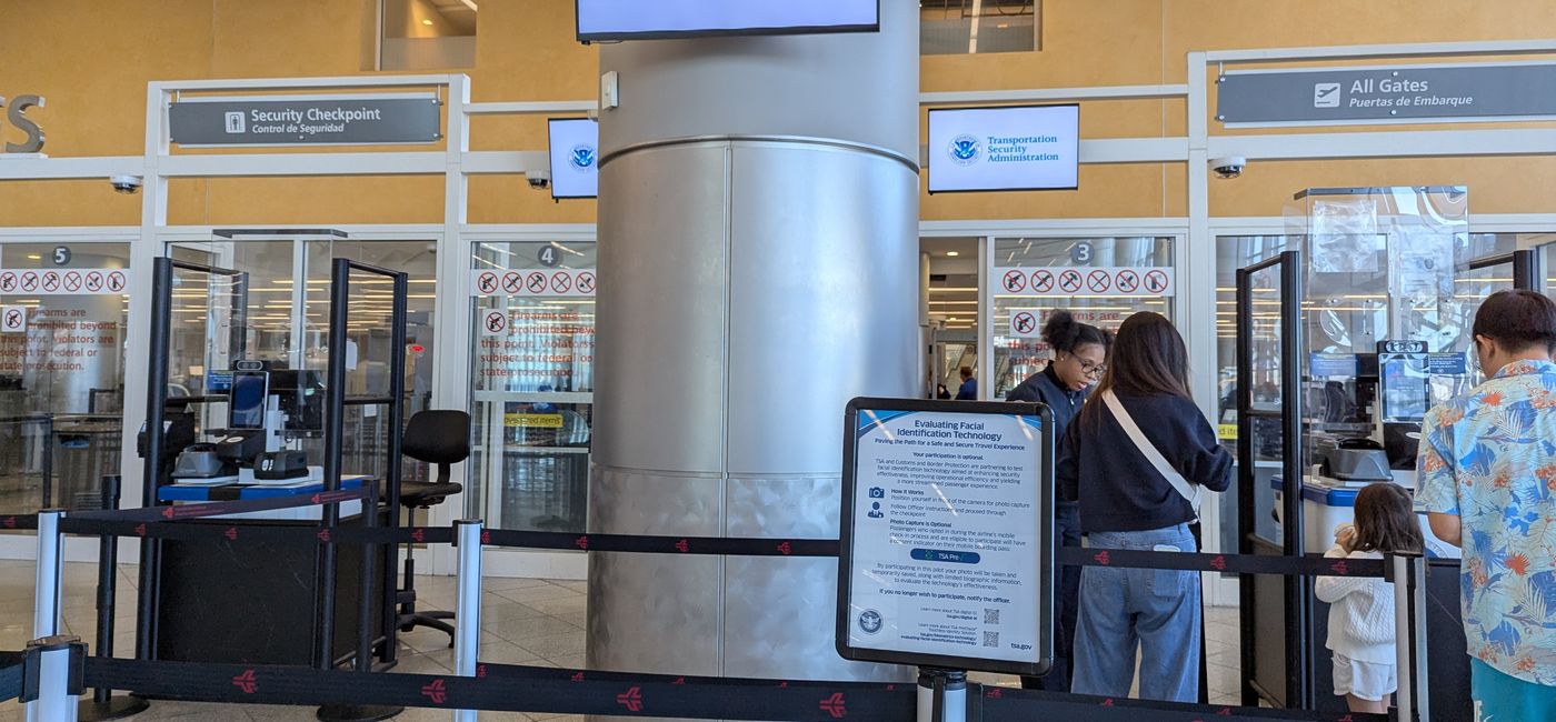 Image: TSA Security line (Photo Credit: Eric Bowman)